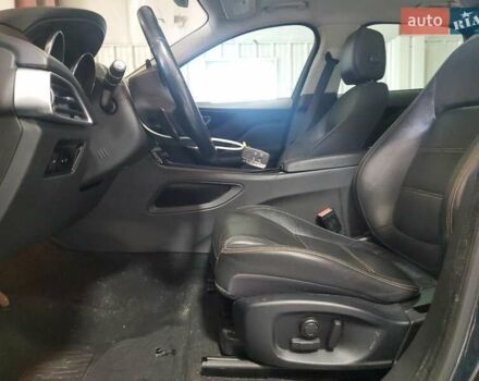 Черный Ягуар Ф-Пейс, объемом двигателя 3 л и пробегом 79 тыс. км за 4000 $, фото 6 на Automoto.ua