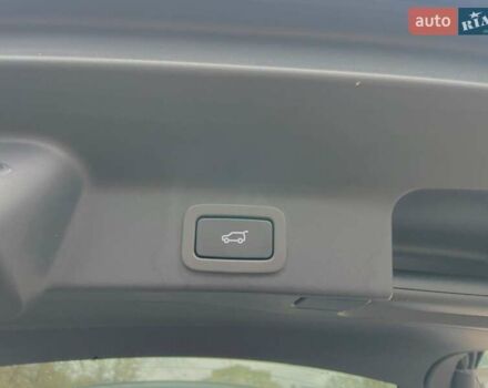 Черный Ягуар Ф-Пейс, объемом двигателя 2 л и пробегом 130 тыс. км за 22500 $, фото 9 на Automoto.ua