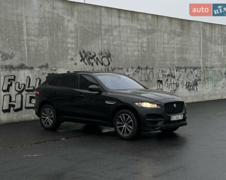 Черный Ягуар Ф-Пейс, объемом двигателя 2 л и пробегом 178 тыс. км за 19000 $, фото 2 на Automoto.ua