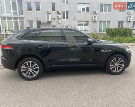 Чорний Ягуар Ф-Пейс, об'ємом двигуна 2 л та пробігом 119 тис. км за 29500 $, фото 5 на Automoto.ua