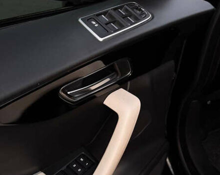 Чорний Ягуар Ф-Пейс, об'ємом двигуна 3 л та пробігом 100 тис. км за 24000 $, фото 17 на Automoto.ua