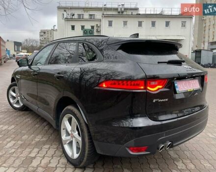 Черный Ягуар Ф-Пейс, объемом двигателя 2 л и пробегом 130 тыс. км за 22500 $, фото 3 на Automoto.ua