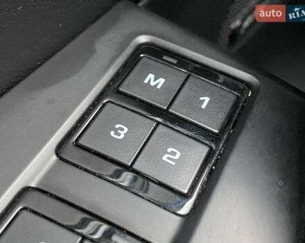 Черный Ягуар Ф-Пейс, объемом двигателя 2 л и пробегом 132 тыс. км за 25490 $, фото 10 на Automoto.ua