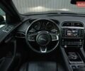 Чорний Ягуар Ф-Пейс, об'ємом двигуна 2 л та пробігом 154 тис. км за 22000 $, фото 127 на Automoto.ua