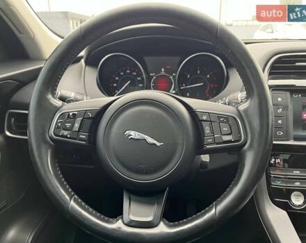 Чорний Ягуар Ф-Пейс, об'ємом двигуна 2 л та пробігом 214 тис. км за 18990 $, фото 14 на Automoto.ua
