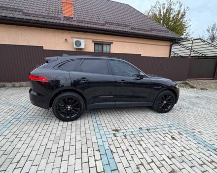 Черный Ягуар Ф-Пейс, объемом двигателя 2 л и пробегом 152 тыс. км за 24800 $, фото 3 на Automoto.ua