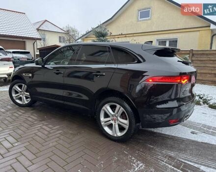 Чорний Ягуар Ф-Пейс, об'ємом двигуна 2 л та пробігом 123 тис. км за 23500 $, фото 4 на Automoto.ua