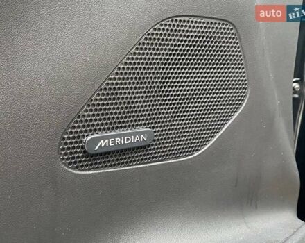 Черный Ягуар Ф-Пейс, объемом двигателя 2 л и пробегом 132 тыс. км за 25490 $, фото 12 на Automoto.ua