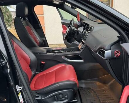 Чорний Ягуар Ф-Пейс, об'ємом двигуна 2 л та пробігом 123 тис. км за 23500 $, фото 29 на Automoto.ua