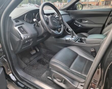 Черный Ягуар Ф-Пейс, объемом двигателя 2 л и пробегом 132 тыс. км за 19999 $, фото 23 на Automoto.ua