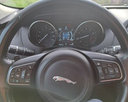 Черный Ягуар Ф-Пейс, объемом двигателя 2 л и пробегом 104 тыс. км за 266000 $, фото 7 на Automoto.ua