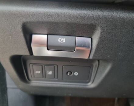 Черный Ягуар Ф-Пейс, объемом двигателя 2 л и пробегом 132 тыс. км за 19999 $, фото 16 на Automoto.ua