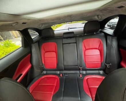 Черный Ягуар Ф-Пейс, объемом двигателя 2 л и пробегом 83 тыс. км за 33500 $, фото 19 на Automoto.ua