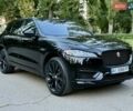 Чорний Ягуар Ф-Пейс, об'ємом двигуна 2 л та пробігом 64 тис. км за 22950 $, фото 2 на Automoto.ua