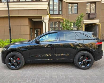 Черный Ягуар Ф-Пейс, объемом двигателя 2 л и пробегом 83 тыс. км за 33500 $, фото 4 на Automoto.ua