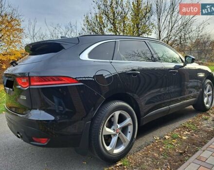 Черный Ягуар Ф-Пейс, объемом двигателя 2 л и пробегом 102 тыс. км за 26600 $, фото 2 на Automoto.ua