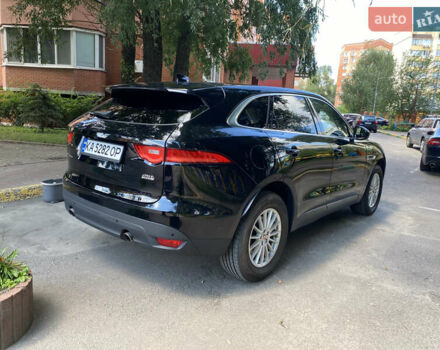 Черный Ягуар Ф-Пейс, объемом двигателя 2 л и пробегом 115 тыс. км за 23400 $, фото 2 на Automoto.ua