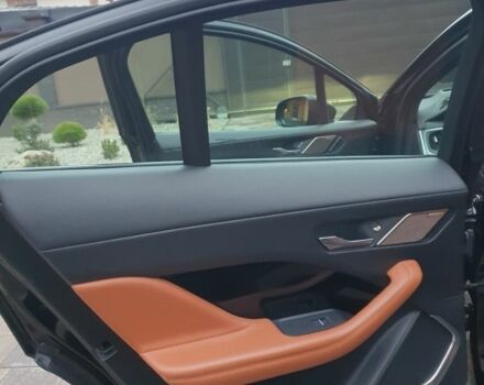 Чорний Ягуар Ф-Пейс, об'ємом двигуна 0 л та пробігом 71 тис. км за 35900 $, фото 14 на Automoto.ua