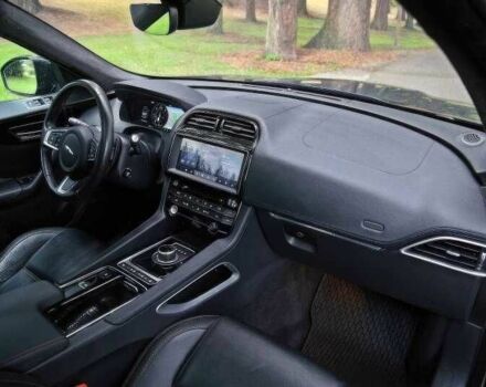 Чорний Ягуар Ф-Пейс, об'ємом двигуна 2 л та пробігом 78 тис. км за 12900 $, фото 12 на Automoto.ua