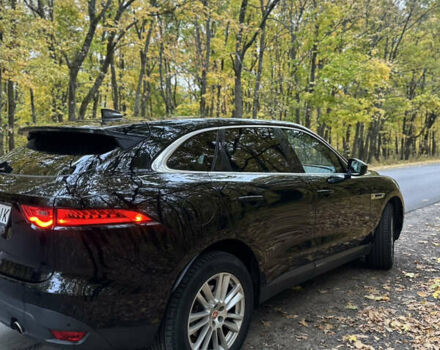 Чорний Ягуар Ф-Пейс, об'ємом двигуна 2 л та пробігом 180 тис. км за 22000 $, фото 3 на Automoto.ua