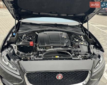 Чорний Ягуар Ф-Пейс, об'ємом двигуна 2 л та пробігом 72 тис. км за 26900 $, фото 39 на Automoto.ua