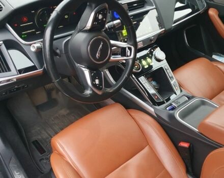 Чорний Ягуар Ф-Пейс, об'ємом двигуна 0 л та пробігом 71 тис. км за 35900 $, фото 12 на Automoto.ua