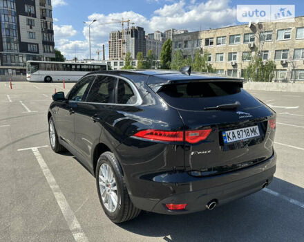 Чорний Ягуар Ф-Пейс, об'ємом двигуна 2 л та пробігом 102 тис. км за 28500 $, фото 3 на Automoto.ua