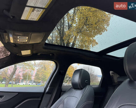 Чорний Ягуар Ф-Пейс, об'ємом двигуна 3 л та пробігом 98 тис. км за 33000 $, фото 9 на Automoto.ua