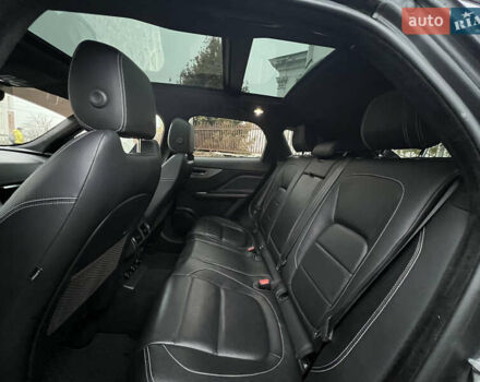 Чорний Ягуар Ф-Пейс, об'ємом двигуна 3 л та пробігом 98 тис. км за 28500 $, фото 16 на Automoto.ua