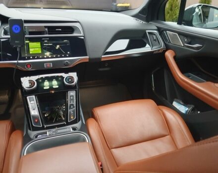 Чорний Ягуар Ф-Пейс, об'ємом двигуна 0 л та пробігом 71 тис. км за 35900 $, фото 15 на Automoto.ua