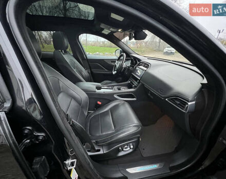 Чорний Ягуар Ф-Пейс, об'ємом двигуна 3 л та пробігом 98 тис. км за 28500 $, фото 15 на Automoto.ua