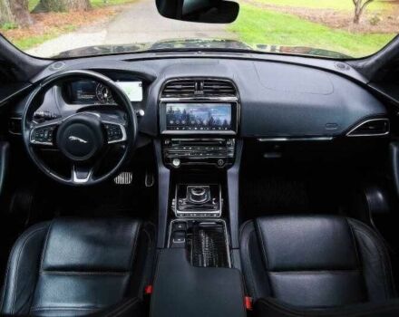 Чорний Ягуар Ф-Пейс, об'ємом двигуна 2 л та пробігом 78 тис. км за 12900 $, фото 13 на Automoto.ua