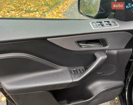 Чорний Ягуар Ф-Пейс, об'ємом двигуна 3 л та пробігом 98 тис. км за 33000 $, фото 8 на Automoto.ua