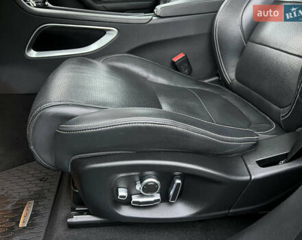 Чорний Ягуар Ф-Пейс, об'ємом двигуна 3 л та пробігом 98 тис. км за 28500 $, фото 19 на Automoto.ua