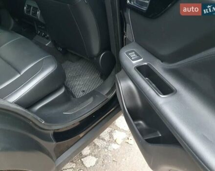 Черный Ягуар Ф-Пейс, объемом двигателя 2 л и пробегом 208 тыс. км за 18500 $, фото 4 на Automoto.ua