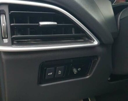 Черный Ягуар Ф-Пейс, объемом двигателя 2 л и пробегом 208 тыс. км за 18500 $, фото 23 на Automoto.ua