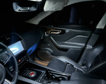 Чорний Ягуар Ф-Пейс, об'ємом двигуна 2 л та пробігом 180 тис. км за 22000 $, фото 15 на Automoto.ua