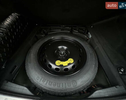 Чорний Ягуар Ф-Пейс, об'ємом двигуна 3 л та пробігом 98 тис. км за 28500 $, фото 12 на Automoto.ua