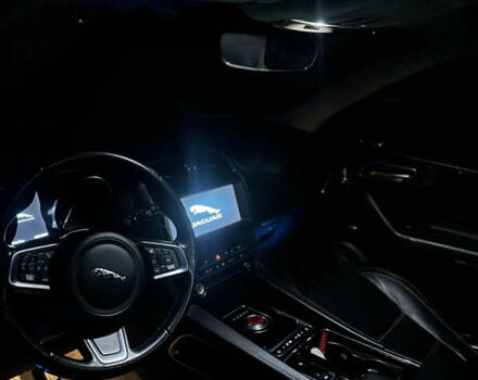 Чорний Ягуар Ф-Пейс, об'ємом двигуна 2 л та пробігом 180 тис. км за 22000 $, фото 14 на Automoto.ua