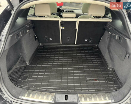 Чорний Ягуар Ф-Пейс, об'ємом двигуна 2 л та пробігом 72 тис. км за 26900 $, фото 19 на Automoto.ua