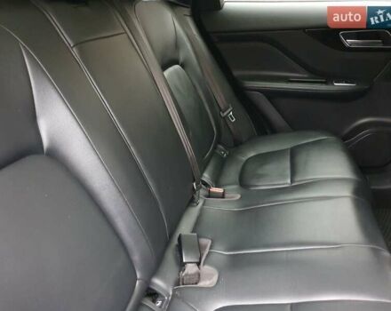 Черный Ягуар Ф-Пейс, объемом двигателя 2 л и пробегом 208 тыс. км за 18500 $, фото 14 на Automoto.ua