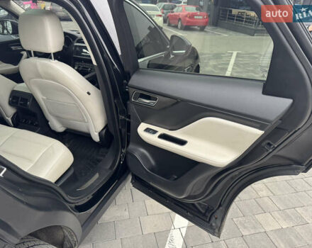 Чорний Ягуар Ф-Пейс, об'ємом двигуна 2 л та пробігом 72 тис. км за 26900 $, фото 25 на Automoto.ua