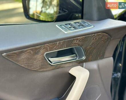 Чорний Ягуар Ф-Пейс, об'ємом двигуна 2 л та пробігом 90 тис. км за 29500 $, фото 12 на Automoto.ua