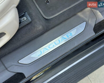 Чорний Ягуар Ф-Пейс, об'ємом двигуна 2 л та пробігом 90 тис. км за 29500 $, фото 32 на Automoto.ua