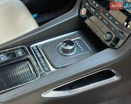 Чорний Ягуар Ф-Пейс, об'ємом двигуна 2 л та пробігом 90 тис. км за 29500 $, фото 41 на Automoto.ua