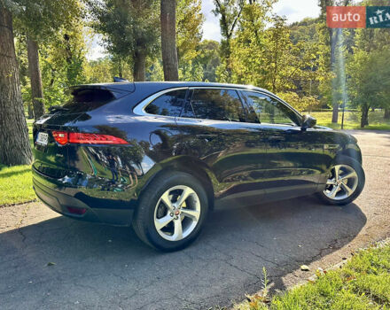 Чорний Ягуар Ф-Пейс, об'ємом двигуна 2 л та пробігом 90 тис. км за 29500 $, фото 4 на Automoto.ua