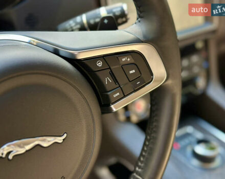 Чорний Ягуар Ф-Пейс, об'ємом двигуна 2 л та пробігом 90 тис. км за 29500 $, фото 17 на Automoto.ua