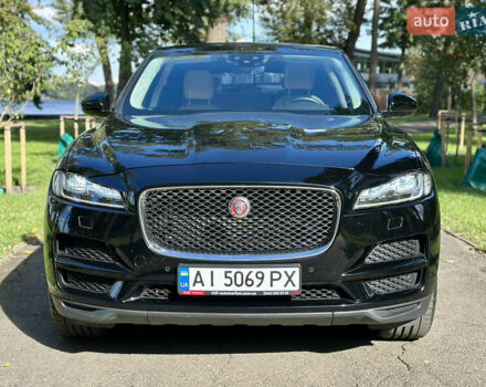 Чорний Ягуар Ф-Пейс, об'ємом двигуна 2 л та пробігом 90 тис. км за 29500 $, фото 2 на Automoto.ua