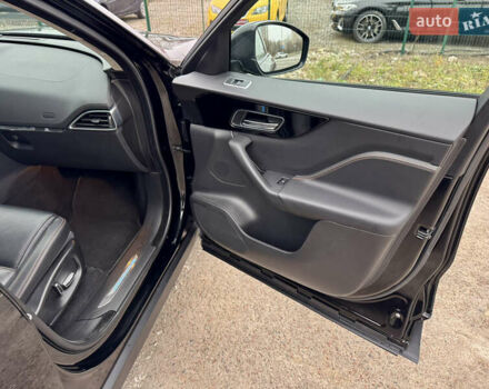Черный Ягуар Ф-Пейс, объемом двигателя 2 л и пробегом 148 тыс. км за 24800 $, фото 44 на Automoto.ua