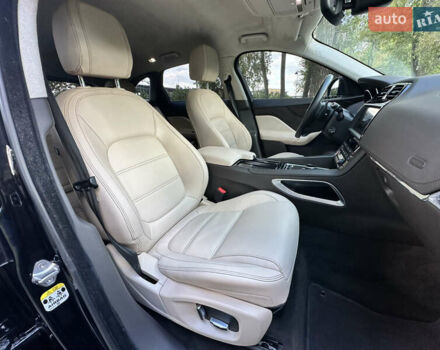 Чорний Ягуар Ф-Пейс, об'ємом двигуна 2 л та пробігом 90 тис. км за 29500 $, фото 43 на Automoto.ua